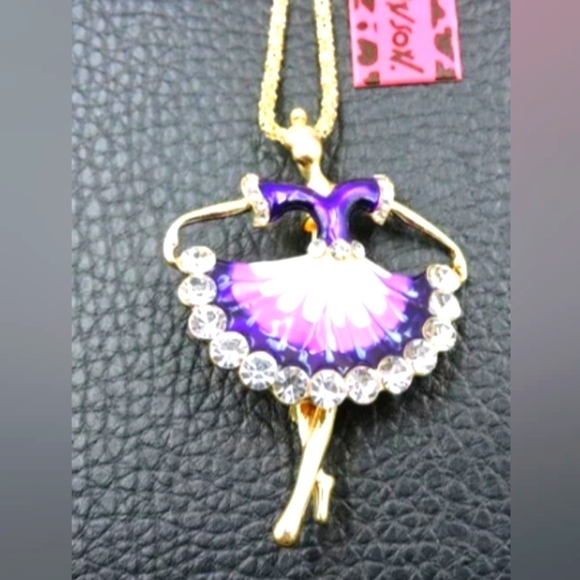 None Jewelry - Elegant Purple Ballerina Pendant Necklace New